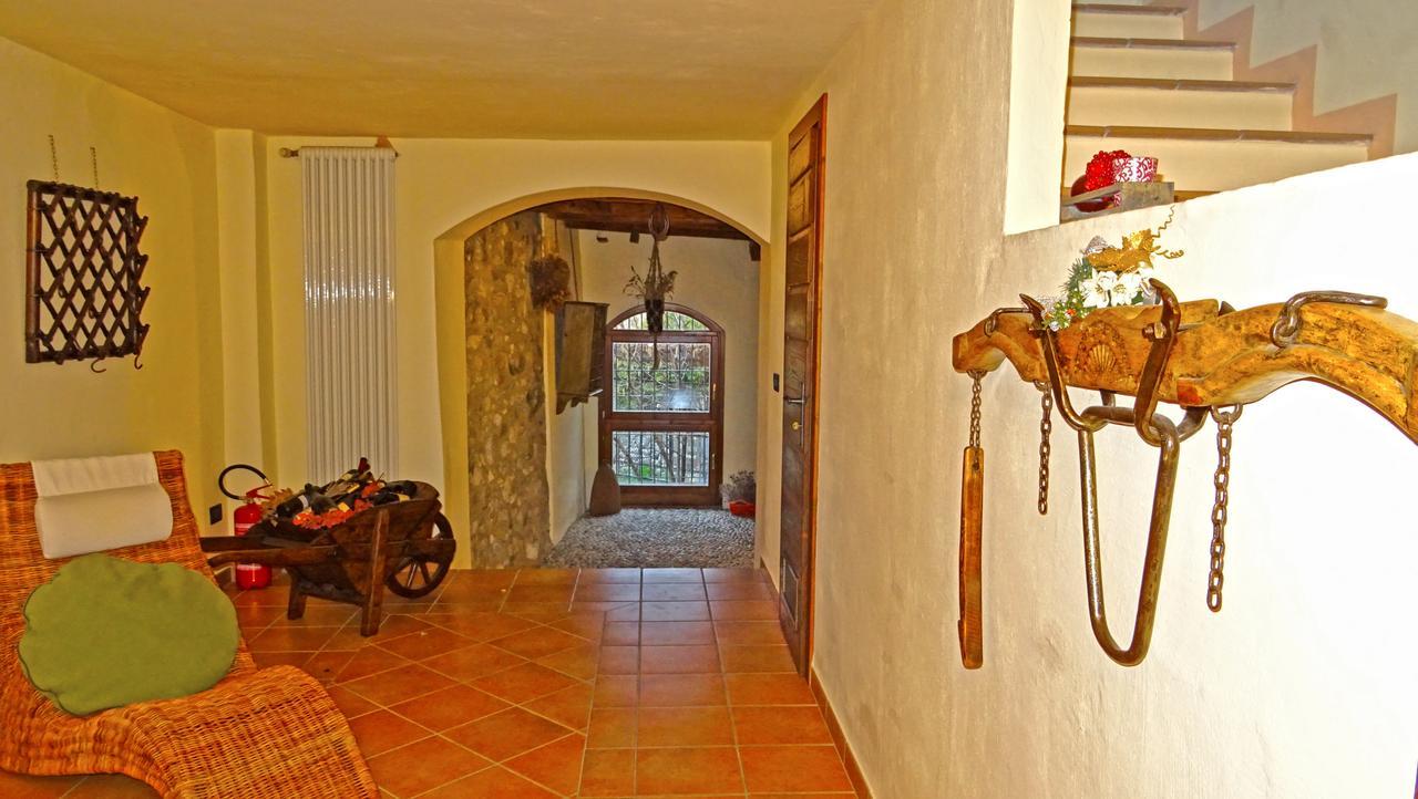 Rustico Colonna House By Gardadomusmea Lägenhet Vesio Exteriör bild