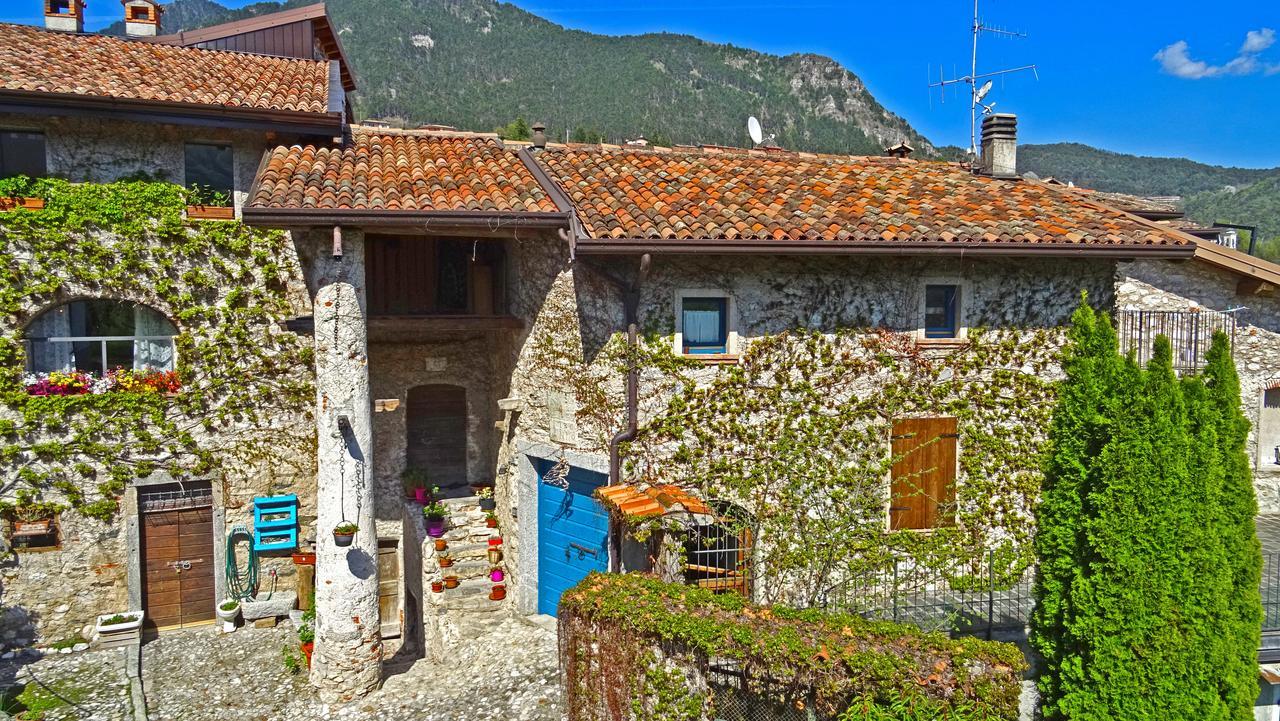 Rustico Colonna House By Gardadomusmea Lägenhet Vesio Exteriör bild