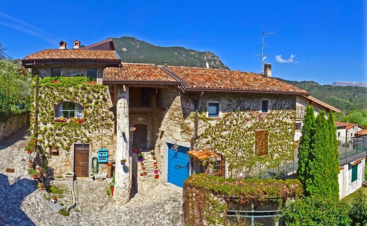 Rustico Colonna House By Gardadomusmea Lägenhet Vesio Exteriör bild